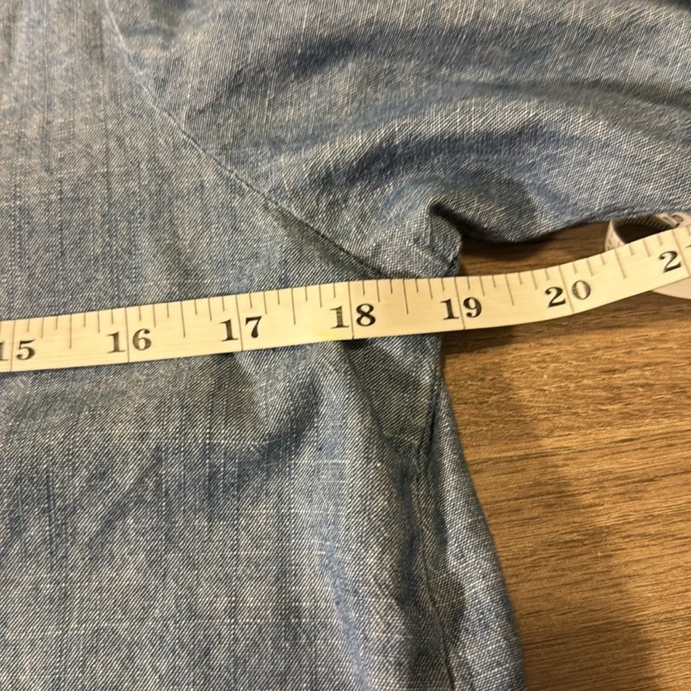J. Crew top women’s petite medium Chambray Puff‎ Sleeve Blouse Relaxed Fit